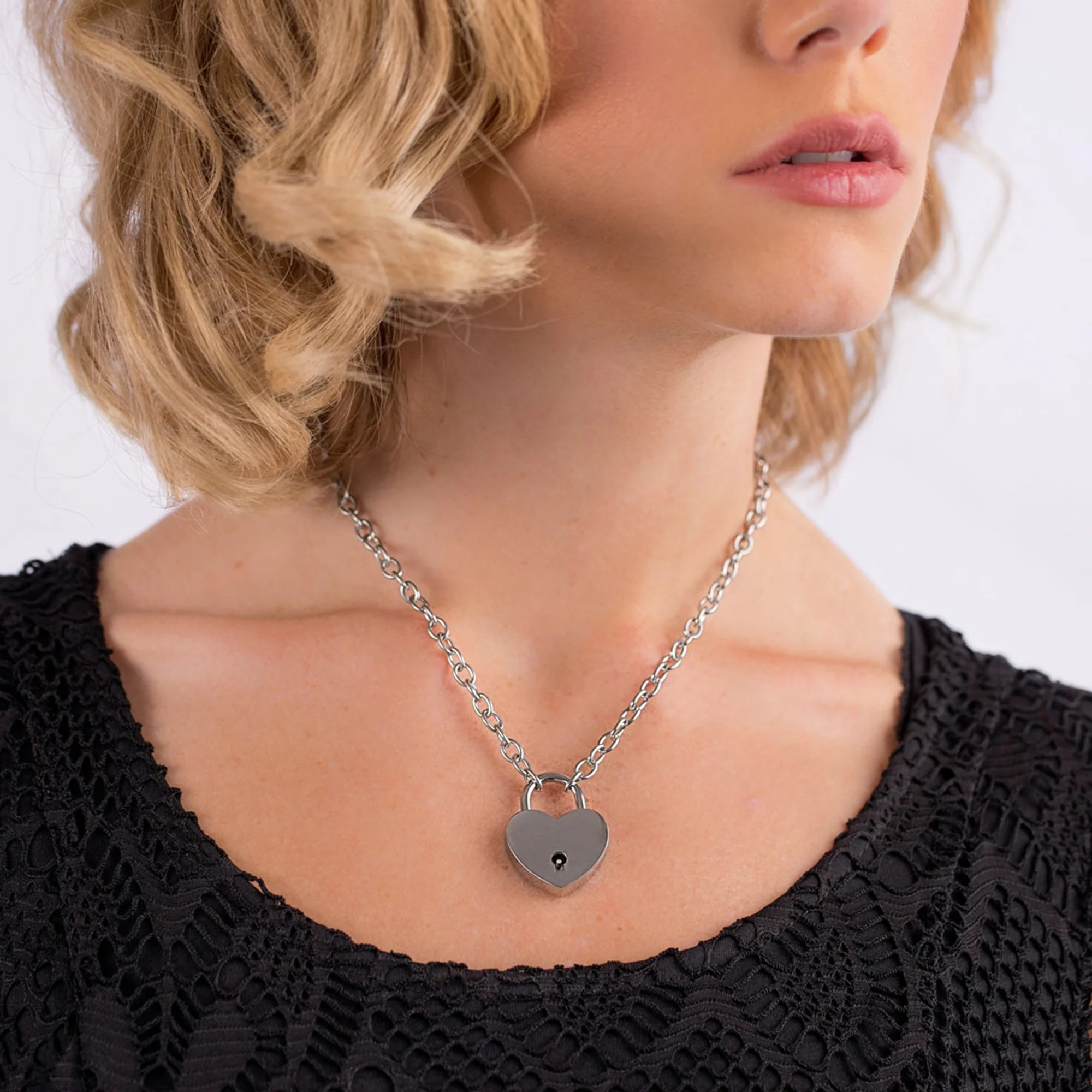 Chain Necklace with Heart Lock - Image 3